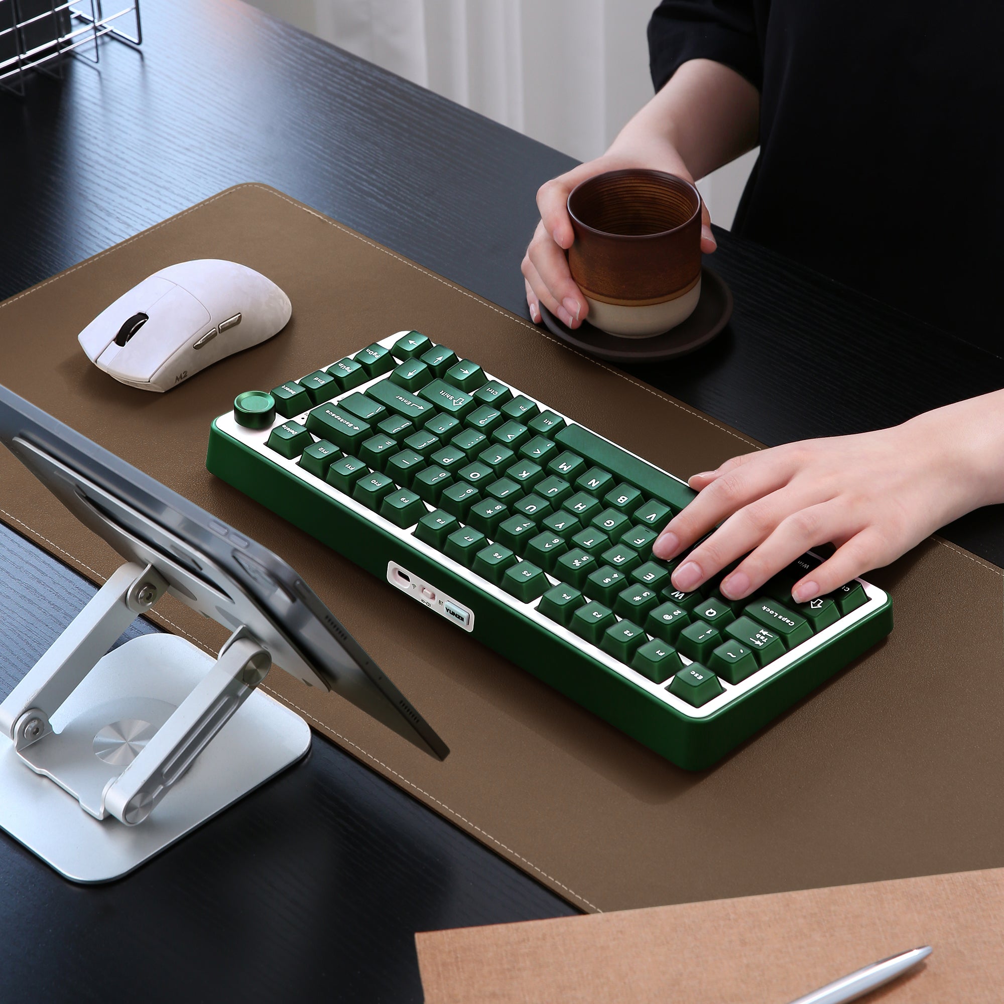 YUNZII B75 PRO MAX QMK/VIA Knob TFT Screen Wireless Mechanical Keyboard